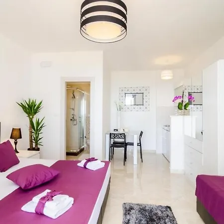 A&m - Studio With Terrace And Sea View Apartmán Mlini
